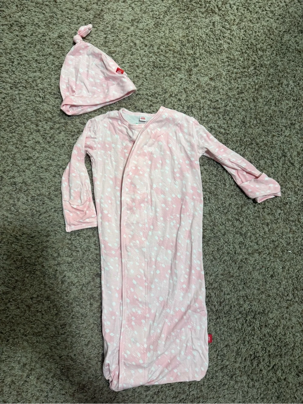 Magnetic Me gown size 0-3 months